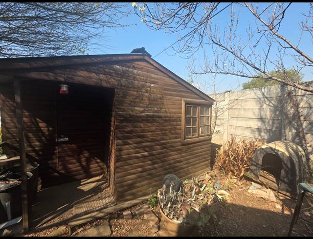 3 BEDROOM HOUSE FOR SALE IN VANDERBIJLPARK SW 1